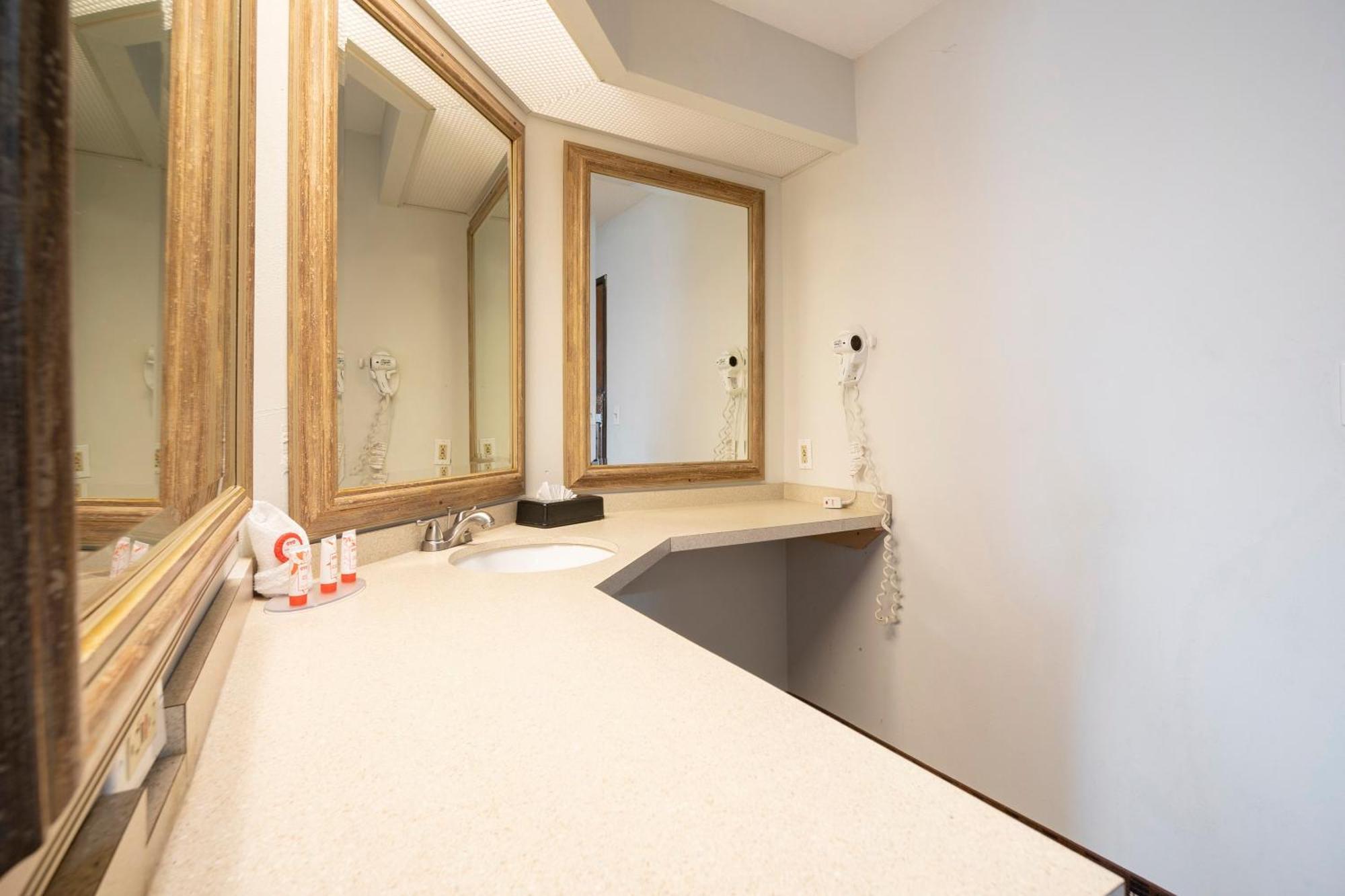 Oyo Townhouse Houston Airport North Hotel Luaran gambar
